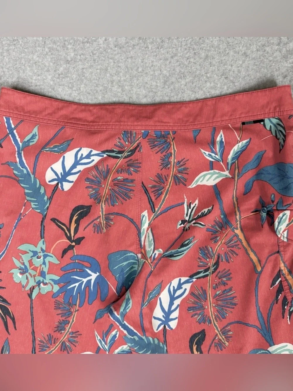 VISSLA Red Coral Floral Men's Swim Board Shorts Swim Trunks Tropical Size 36 - Picture 7 of 14